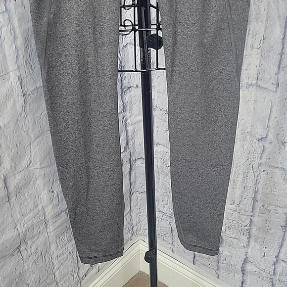 ATHLETA Stash Pocket Salutation Gray Leggings XS - Picture 4 of 9
